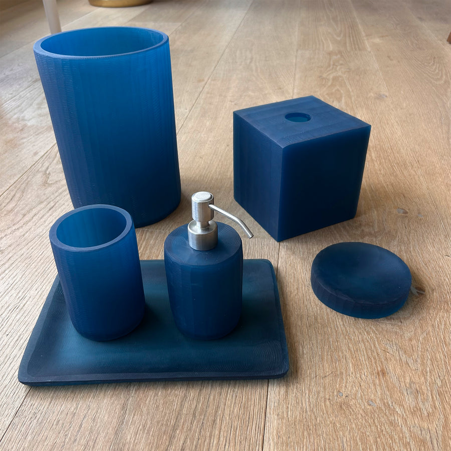 Set de baño de Resina Ana Azul Plumbago – 6 piezas